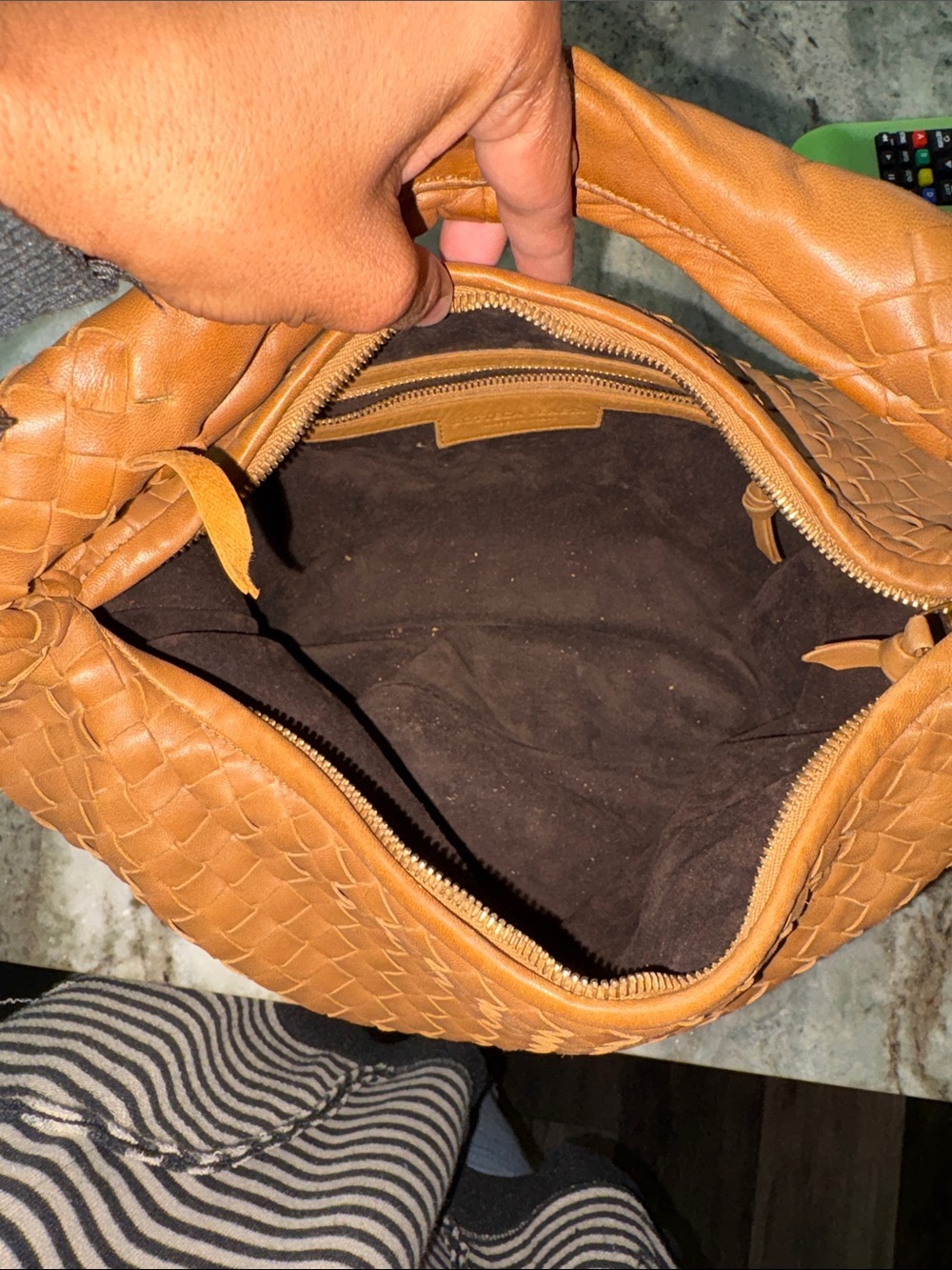 Bottega Veneta Tan Intrecciato Hobo Shoulder Bag - Picture 4 of 5